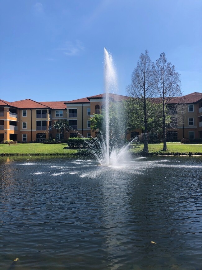 Photo - 5475 Vineland Rd Unidad 8313