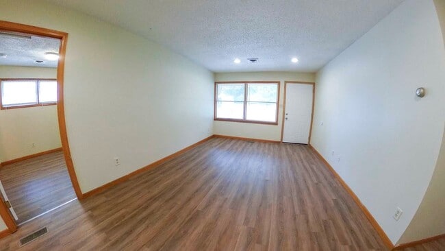 Photo - 3D Tour Available - 3 Blocks from Campus + Fenced-in Yard + Washer & Dryer! Available June 13th!