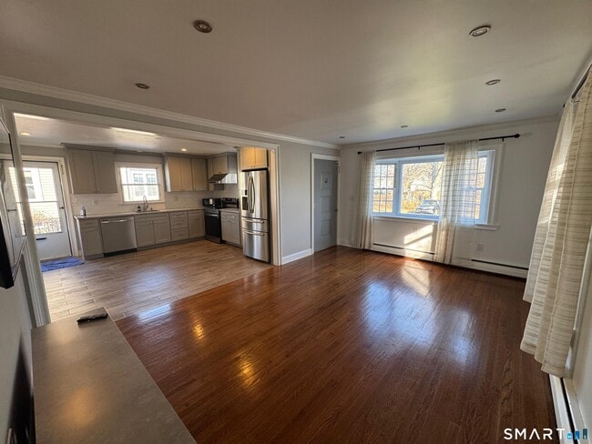 Photo - 1867 Broadbridge Ave