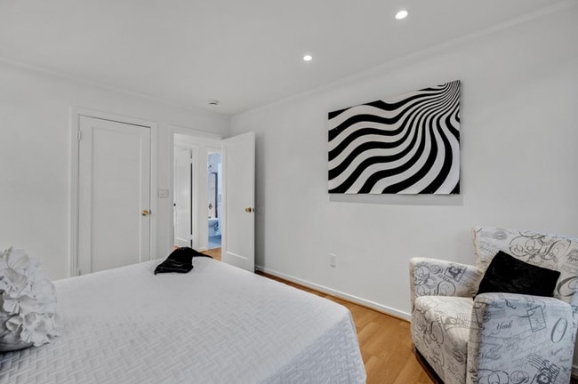 Photo - 330 Cuardo Ave