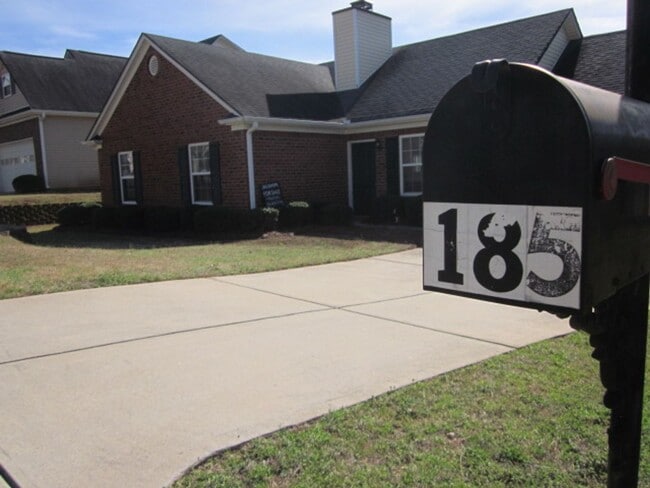 Building Photo - Awesome 3 Bedroom in Pinecrest!