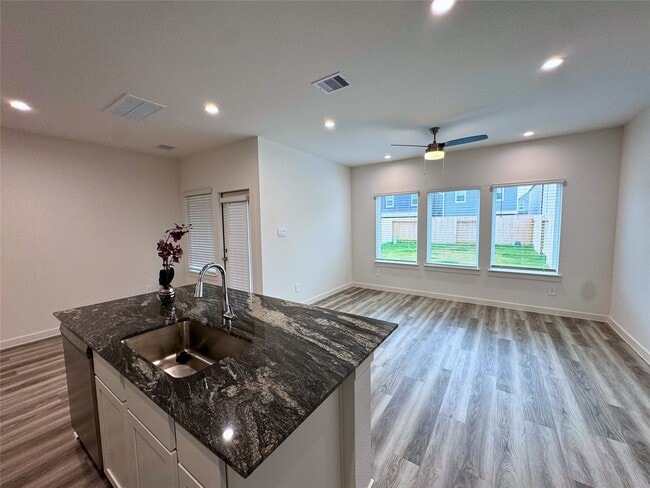 Photo - 2824 Lisburn Ter Ln