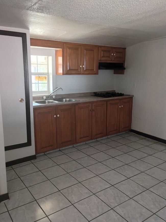 3210 E San Antonio Ave Unit B