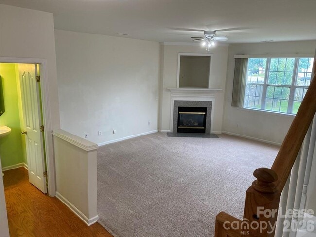 Photo - 17332 Newlands Corner Ln