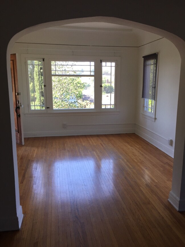 732 Parkman Ave Unit 732