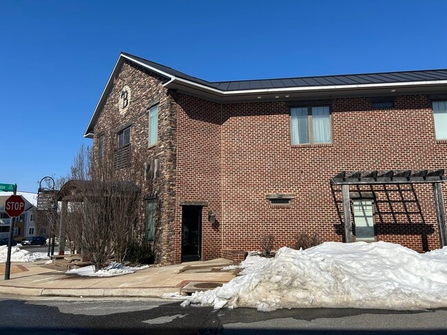 Building Photo - 100 Hexham Dr Unit 1