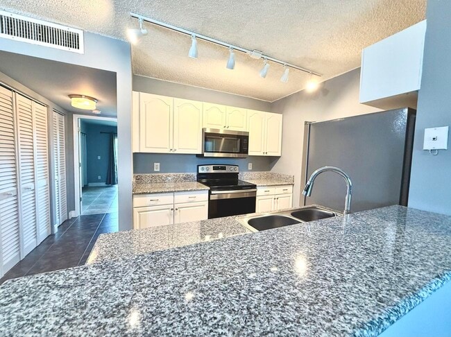 Photo - 1625 Meadows Cir W Condo Unit 1625