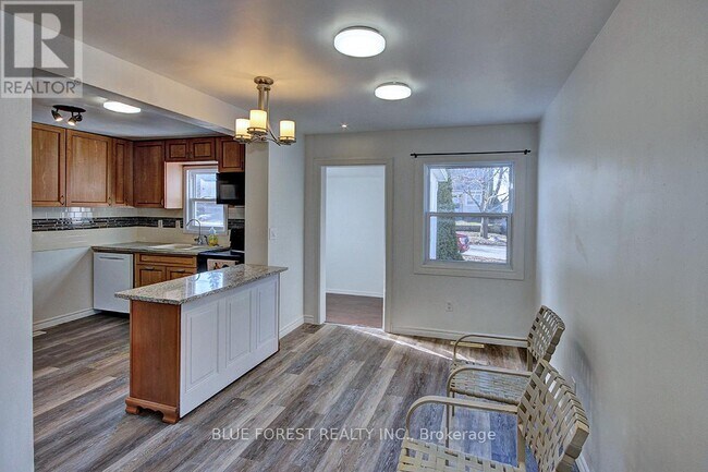 Photo - 146 Emerson Ave