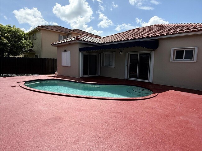 15957 SW 54th Ter