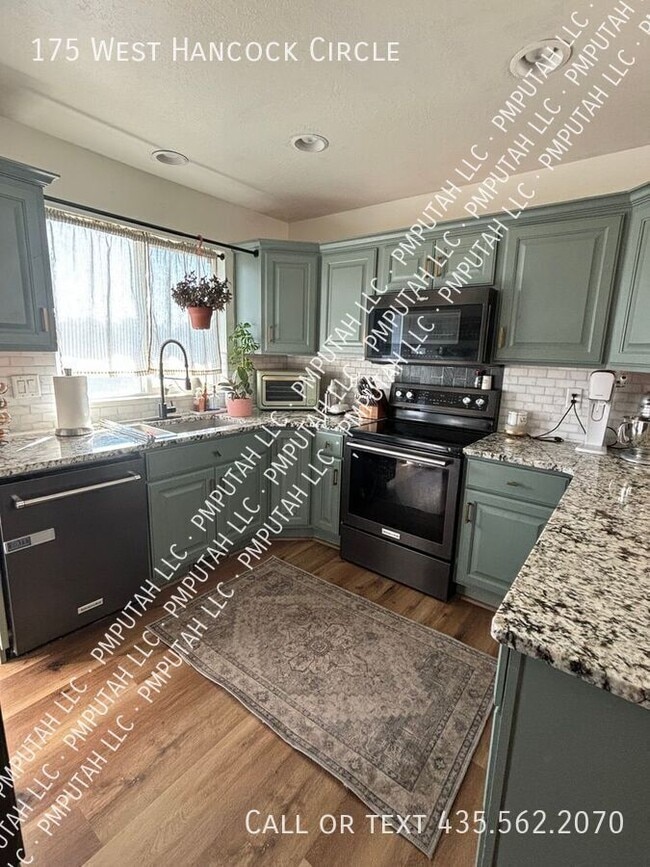Photo - 175 W Hancock Cir