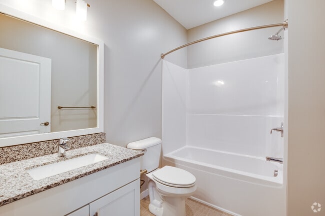 2BR, 2BA + Den - 1242SF - Bathroom 2