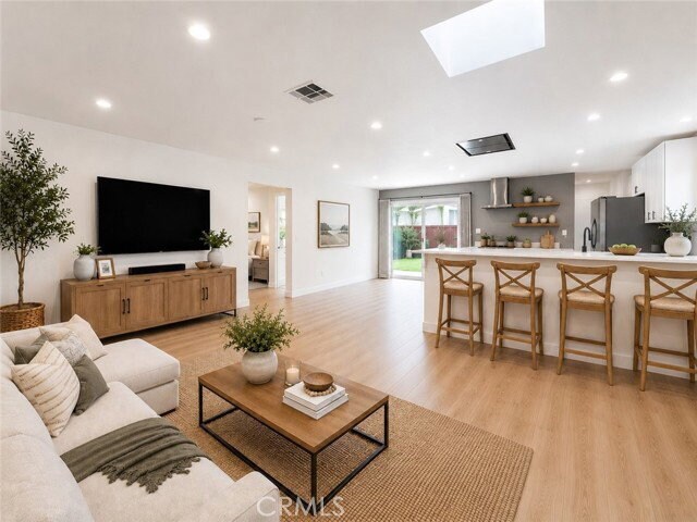 Photo - 12542 Emelita St