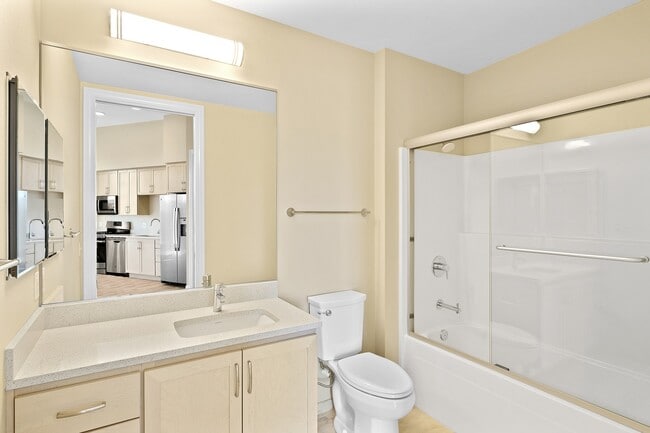 35 Club | Bathroom