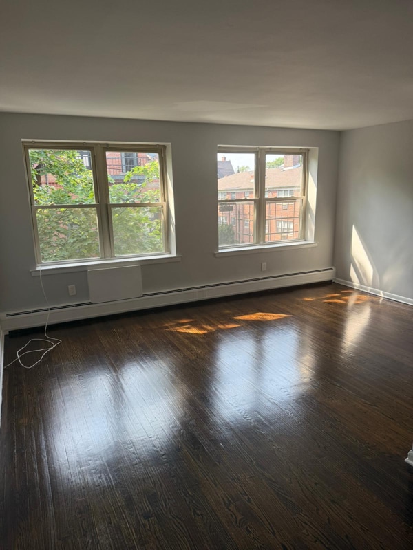 Building Photo - 821 Central Ave