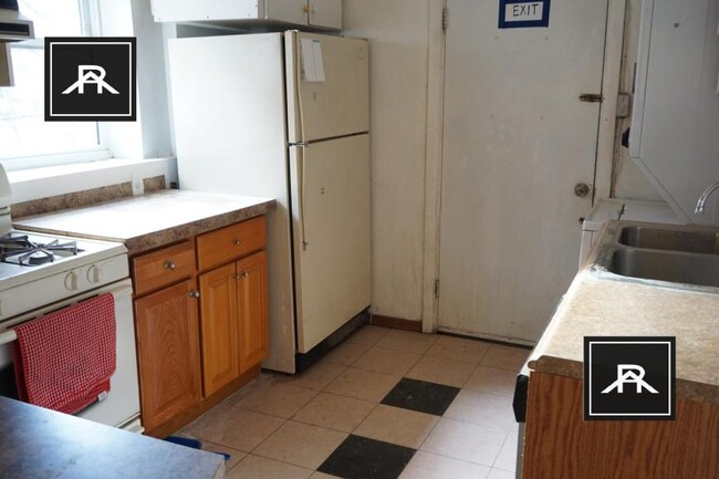 Building Photo - 4 bedroom in Allston MA 02134 Unit 3