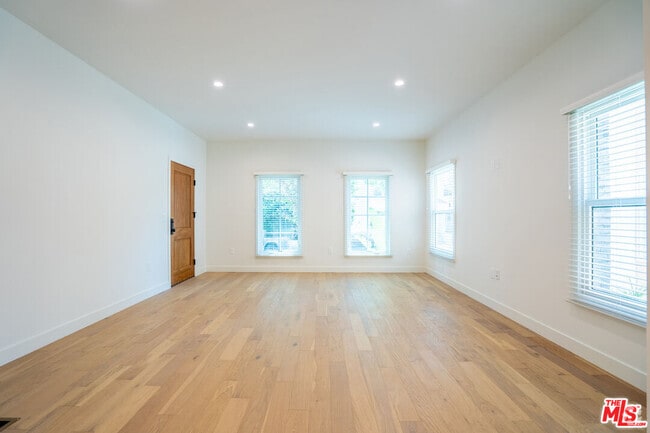 Building Photo - 6511 Orange St Rental