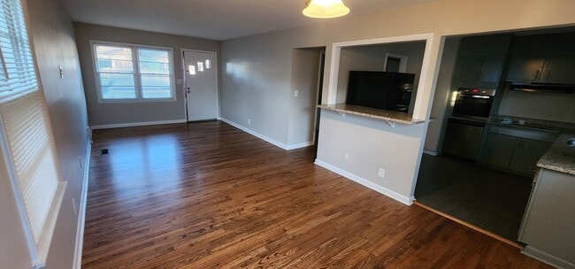 Photo - APARTMENT 2BR / 1BA