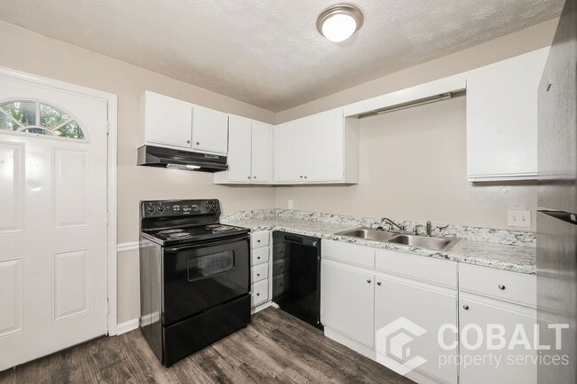 Photo - 3510 Creekview Pl