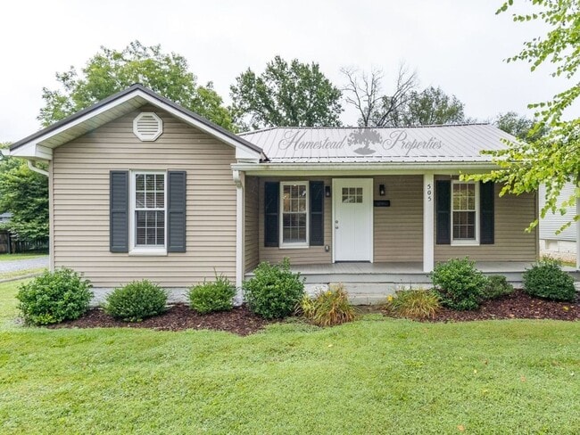 Building Photo - Updated 3 Bedroom / 2 Bath Home on Lamont