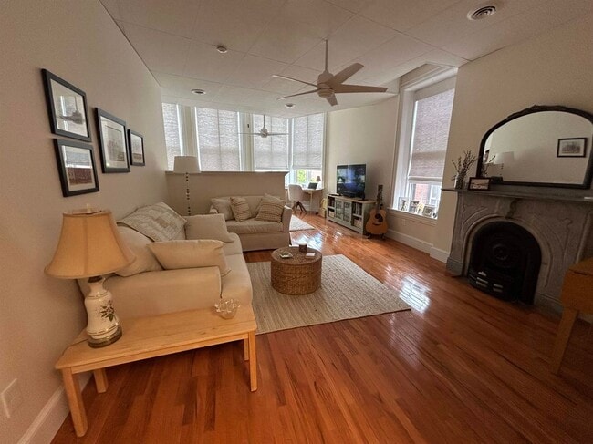 Photo - 163 Water, B-2