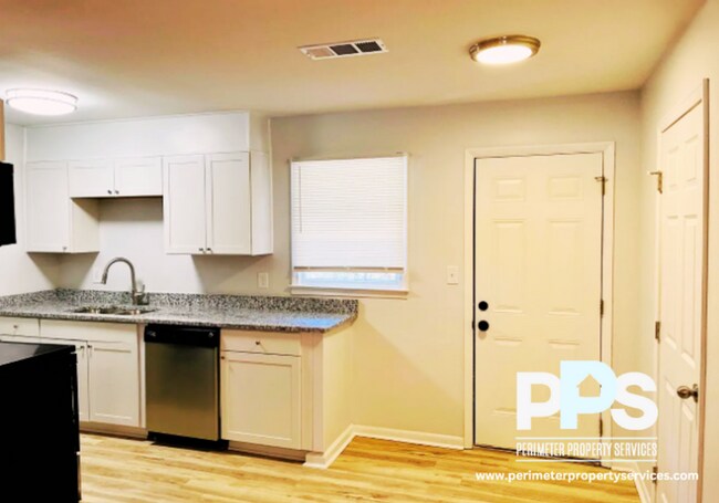 Photo - 6127-6129 E Fayetteville Dr