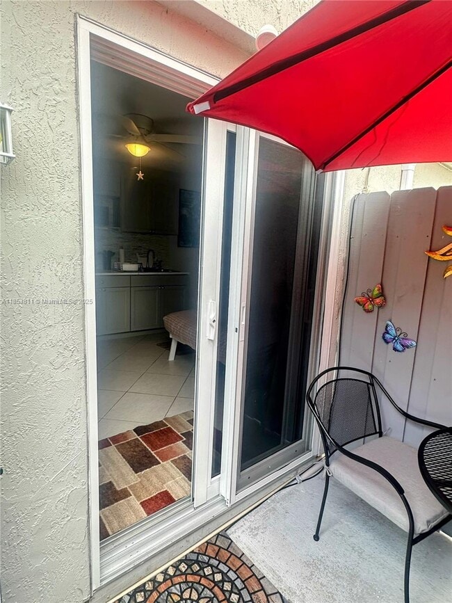 Building Photo - 2365 SW 34th Ave Unit A Rental