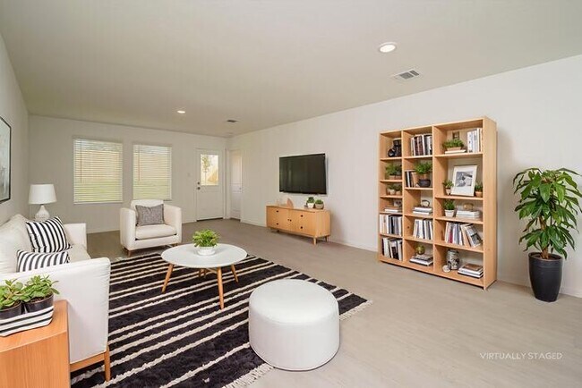 Photo - 550 Layne Overlook