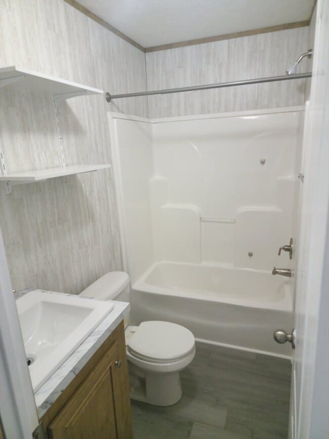 Photo - 601 James St Unit 5