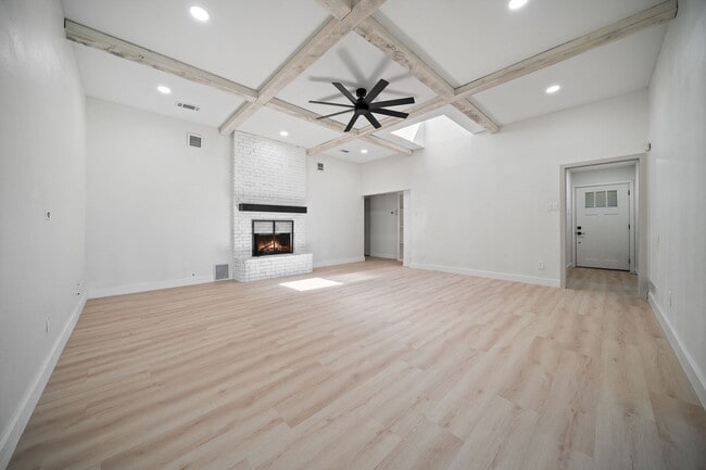 Building Photo - 9980 Brockbank Dr Unit 9980 Brockbank Dr