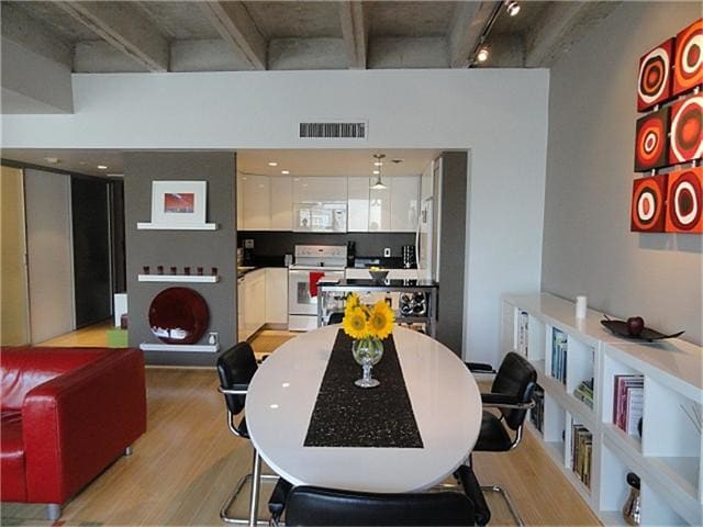 Photo - 2016 Main St Unit 1217