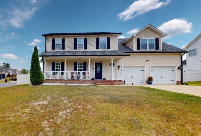 Building Photo - Overhills Creek Charmer