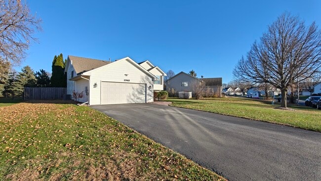 Photo - 1943 Parkway Ave