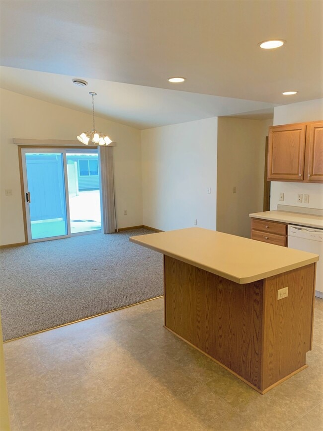 855 Jeffers Rdg Townhome Townhome Rental in Eau Claire WI