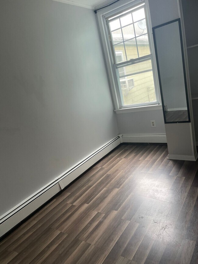 Photo - 7 Story Ct Unit 3