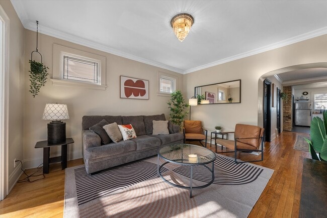 Photo - 340 E Clarence St