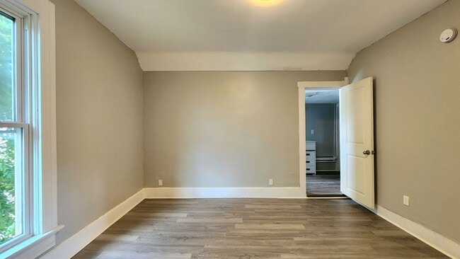 131 Sturges Ave Unit 131 Sturges Upstairs