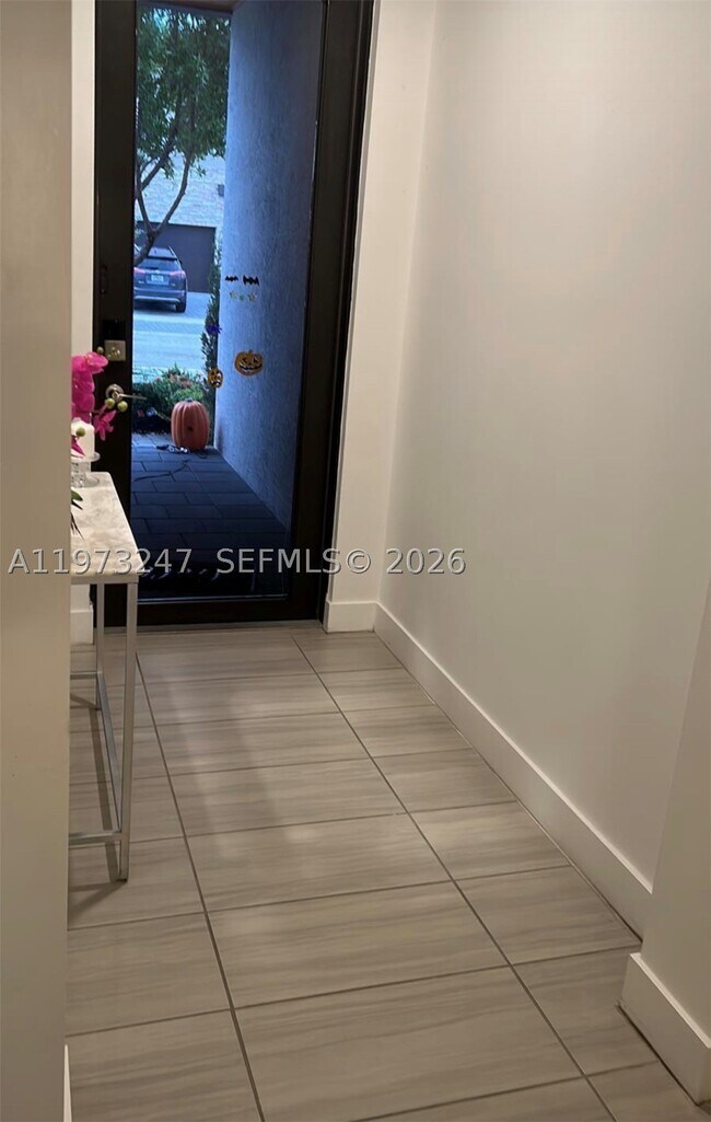 Photo - 10521 NW 81st St