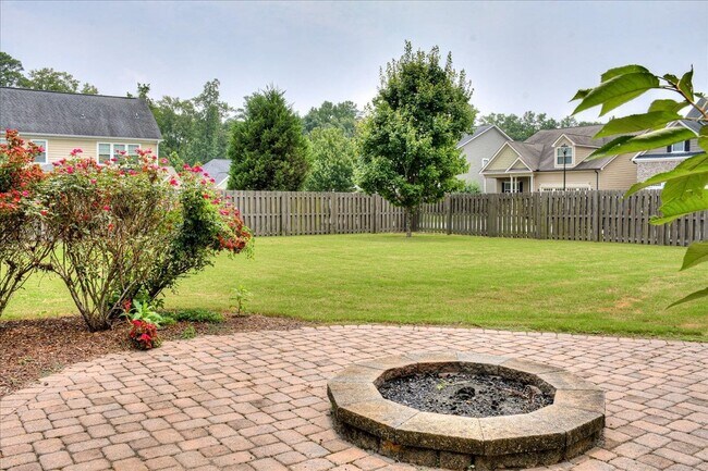 Photo - 212 Clyde Ave