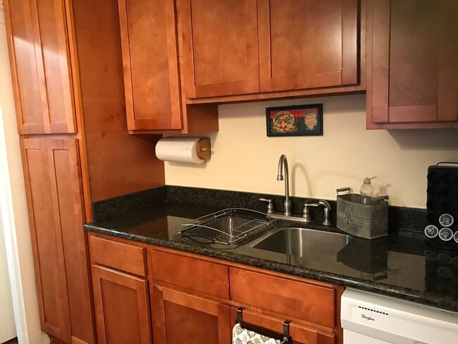 Photo - 1826 Burgundy St