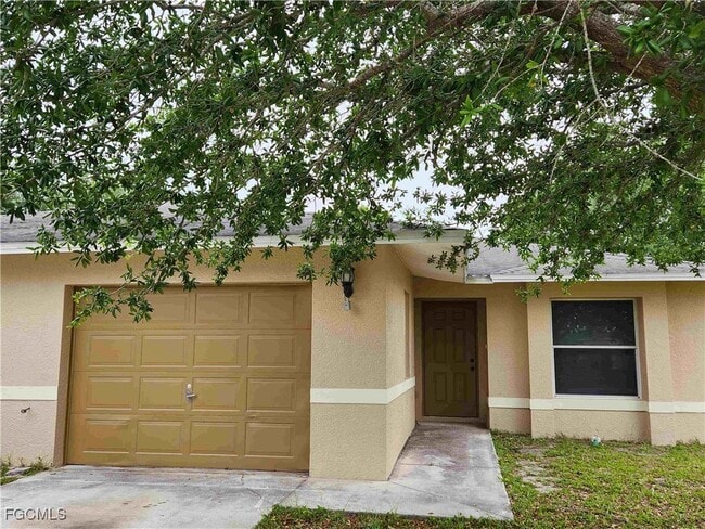 Photo - 711 Jack Ave S