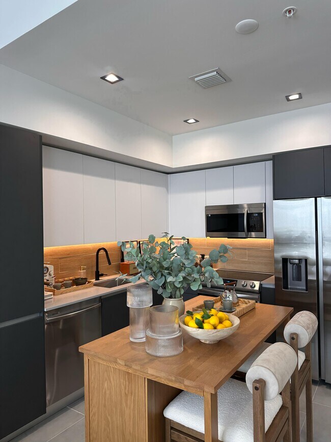 Photo - 450 NW 20th St Unit S6