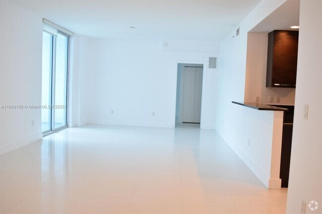 Building Photo - 3030 NE 188th St Rental