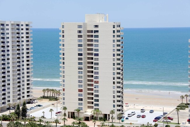 Building Photo - Spacious Oceanfront Condo Unit 1405