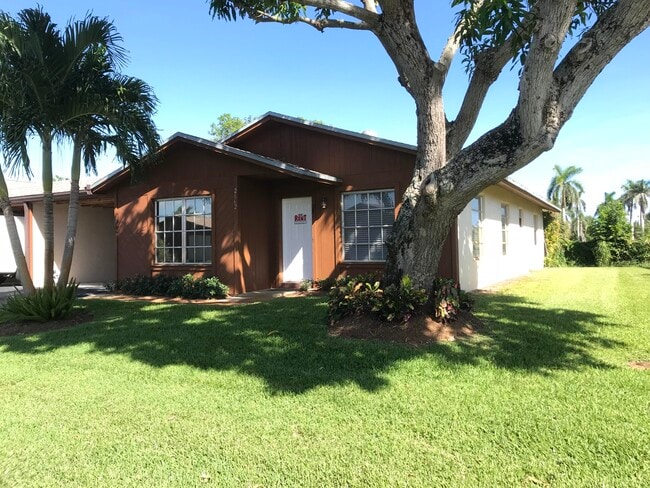 Photo - 2662 SE 28th Cir