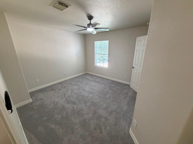Photo - 17923 Hollow Hill Ln