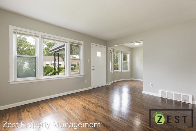 3 br, 1 bath House - 19366 Woodside - 3 br, 1 bath House - 19366 Woodside
