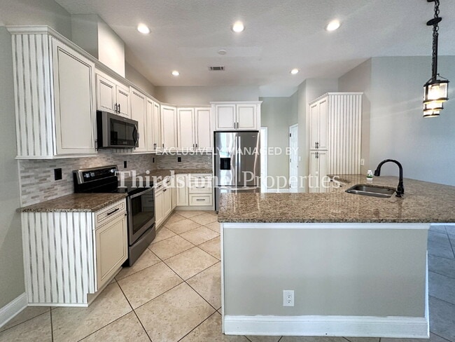 12770 Camellia Bay Dr W