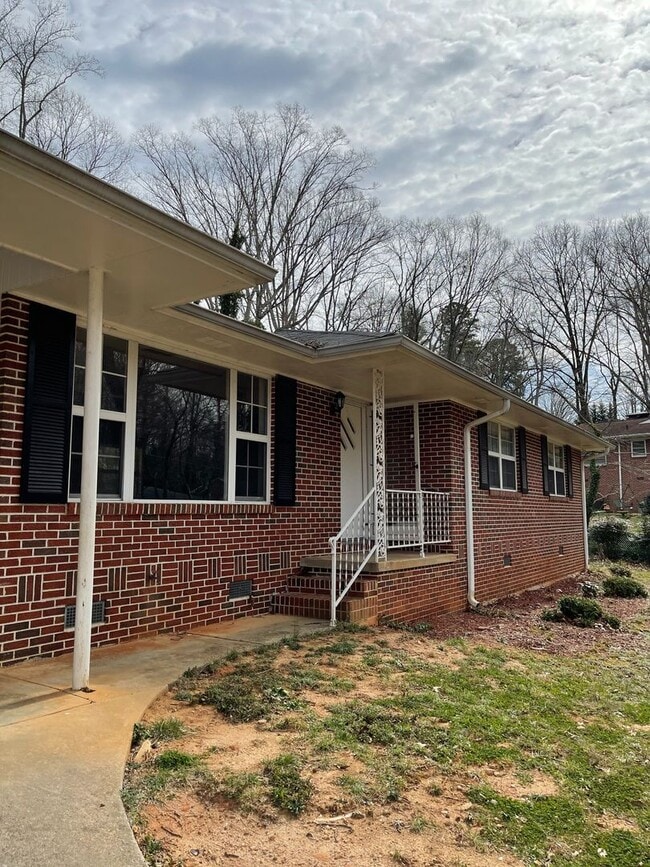 Single Family Home in Gainesville City Limits - Single Family Home in Gainesville City Limits