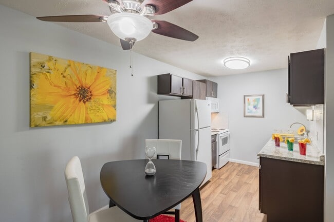 Photo - The Wind Song Apartments