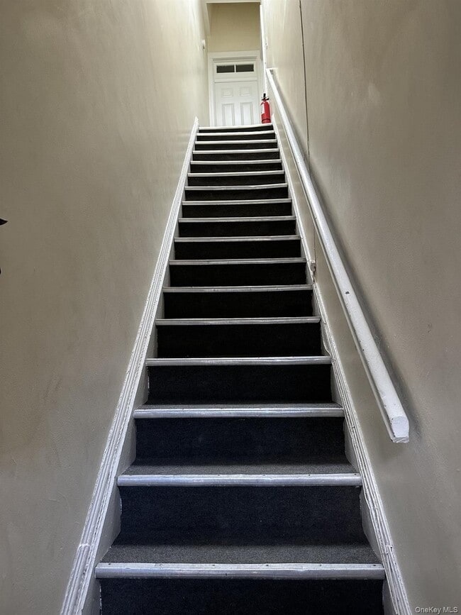 Photo - 117 Plandome Rd Unit 2R